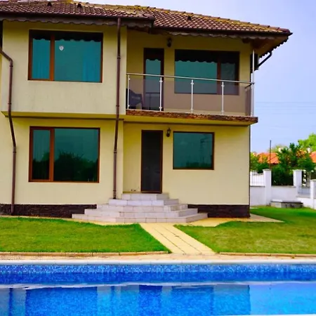 Holiday home роза - Rosa *