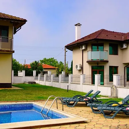 Holiday home роза - Rosa *