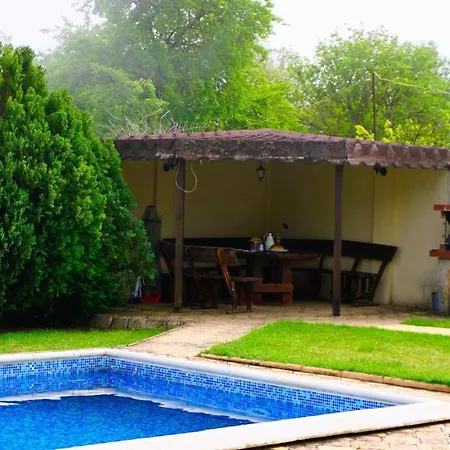 роза - Rosa Holiday home Bulgarevo